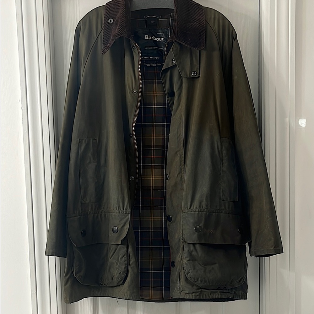 Barbour Men’s classic Beaufort Olive 
Size 40/102cm